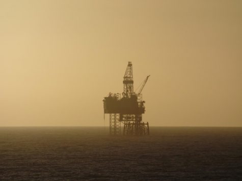 This majestic oil rig works long hours at minimum wage to feed its two young children, but DivestVU won’t tell you that.