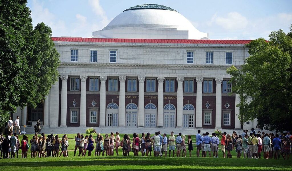 Vanderbilt Admits 6.3% of Regular Decision Applicants Amid College Admissions Scandal